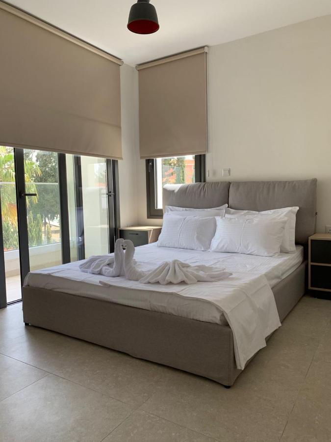 Silver House Boutique Lägenhet Paphos Exteriör bild